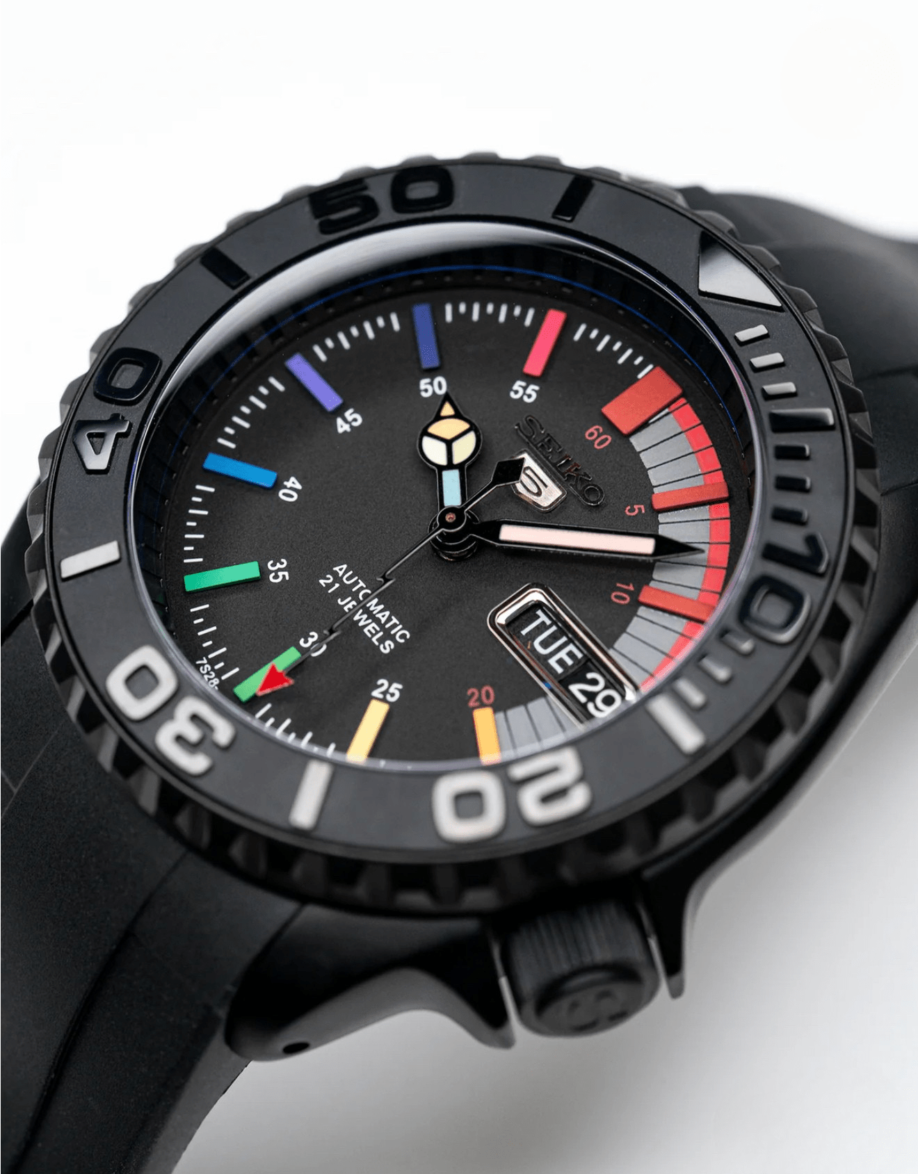 Seiko Mod SKX 5 Triple Black Rainbow